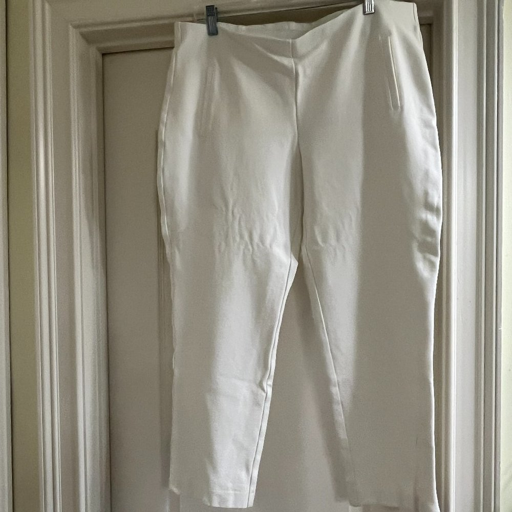Chico's white ponte style pants, size 3 (XL/16) ankle.